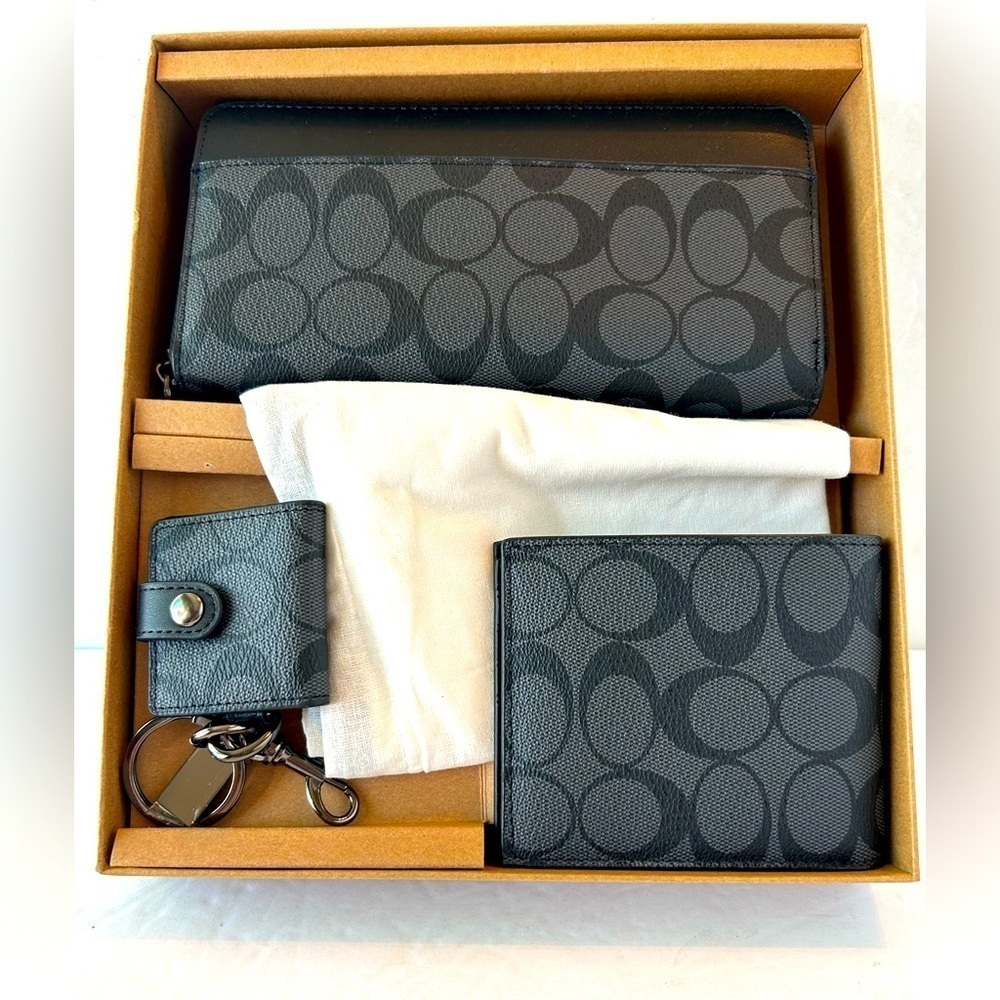 NIB 3PC Printed Canvas Wallet Set, “O” Design (not Coach), Dust bag included